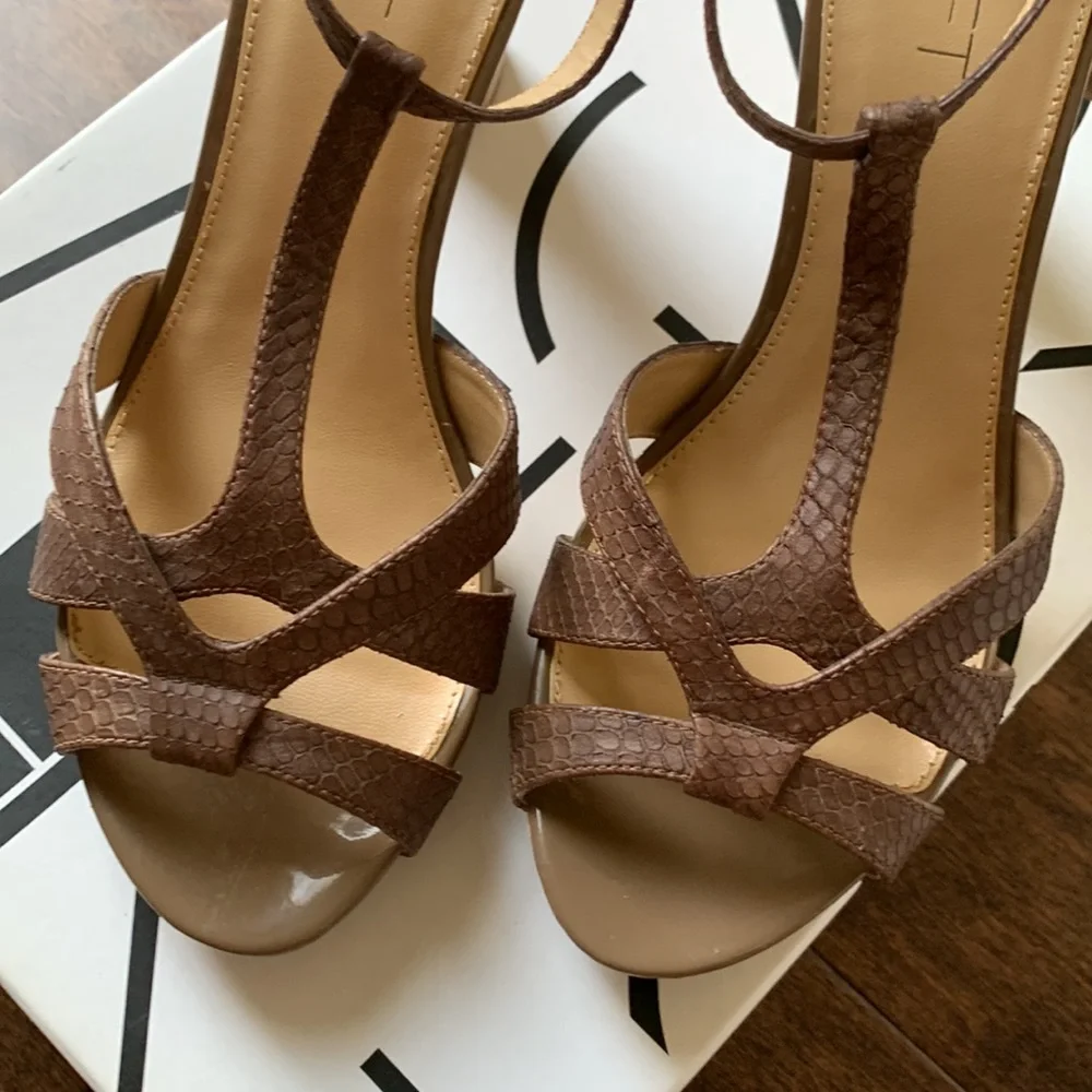NIB LOFT Brown Kimberly Leather Strappy Open Toe Platform Heels Size 6.5